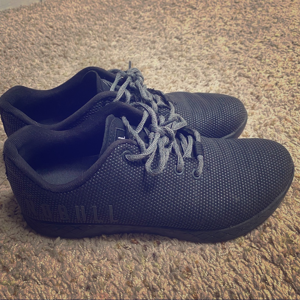 BLACK TRAINER WOMAN SIZE. 10